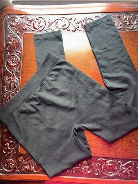 Smooth Black Leggings - Small
